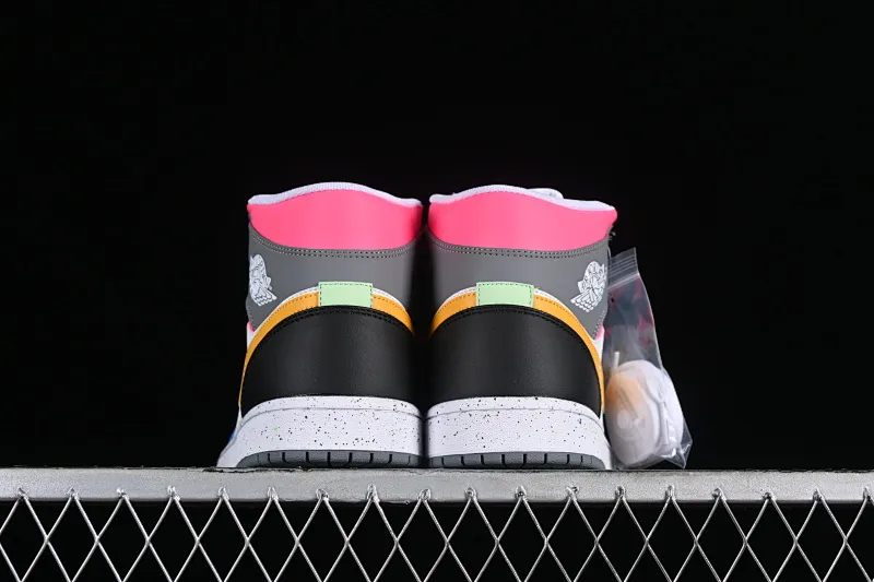 All Categories Air Jordan Jordan Series Basketball Shoes Air Jordan 1 Mid Air Jordan 1 Mid AJ1 Joe 1 Color Candy Chinese Cultural Leisure Sneakers FN1190-100